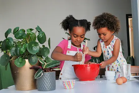 Kinderen betrekken bij het plannen en voorbereiden van maaltijden: een leuke manier om waardevolle levensvaardigheden te leren